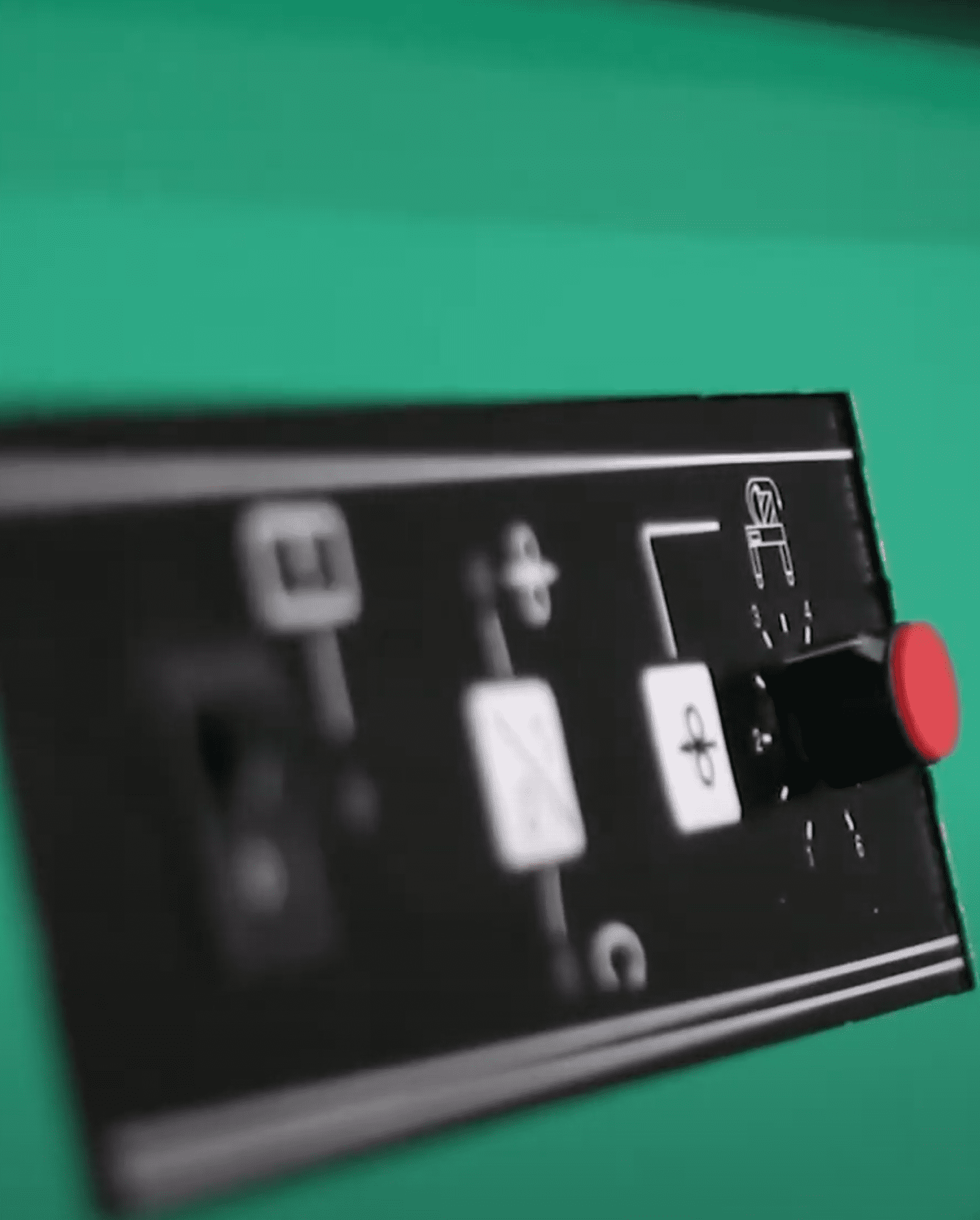 3. Flejadora Semiautomatica Plus PL20 - Panel de control.png